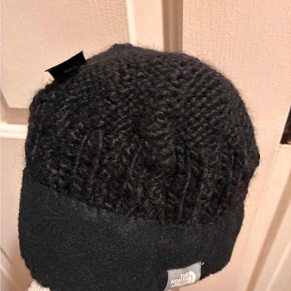 The North Face Charcoal Cable Knit Beanie - Picture 5 of 12